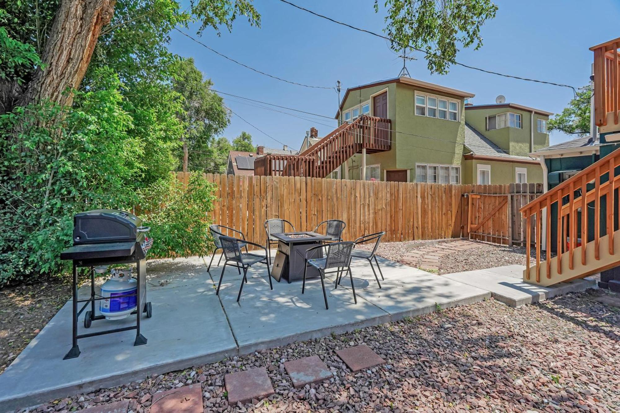 Neighborly Heights - Downtown King Bbq Fire Pit Villa โคโลราโดสปริงส์ ภายนอก รูปภาพ